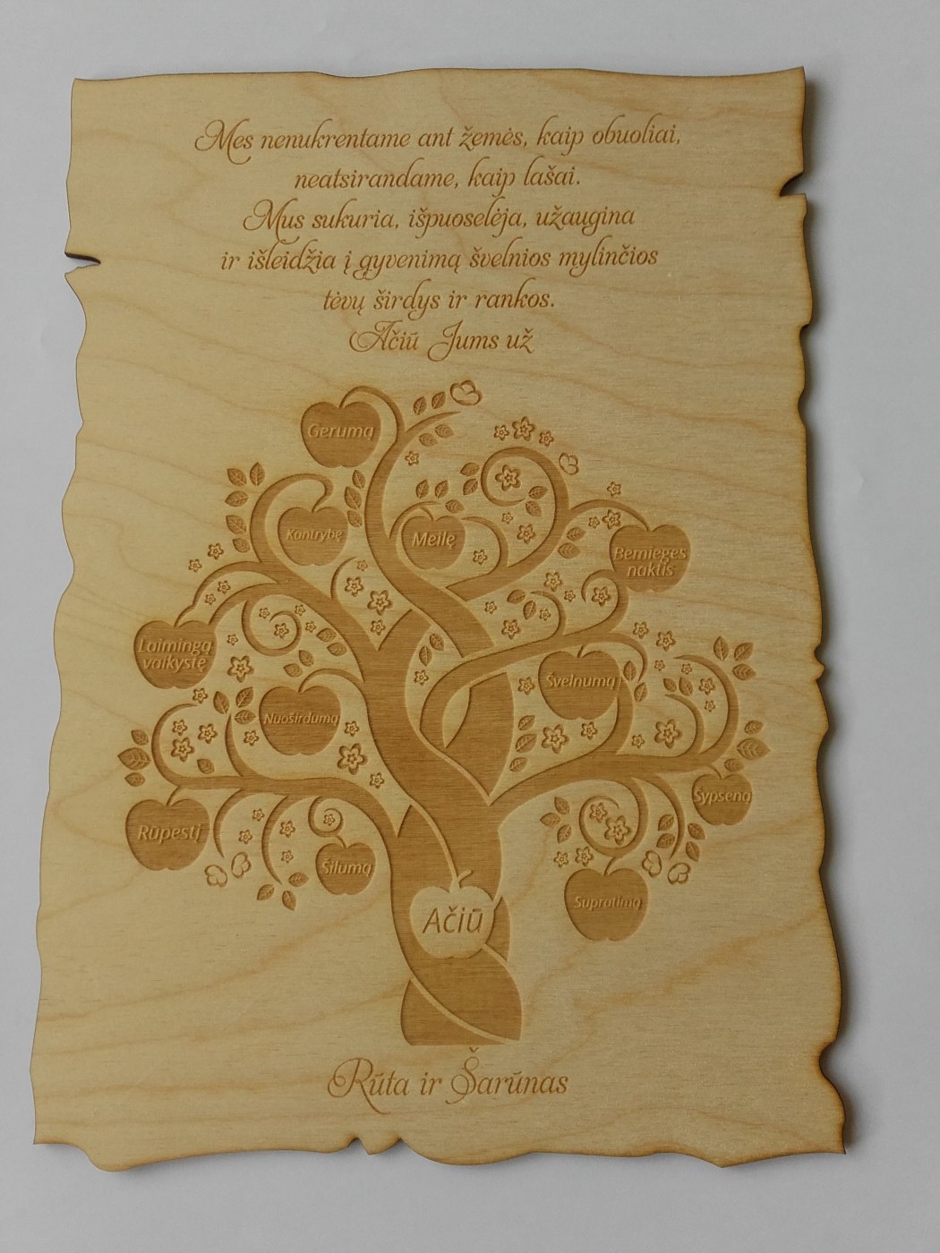 Graviruota medinė padėkos lentelė