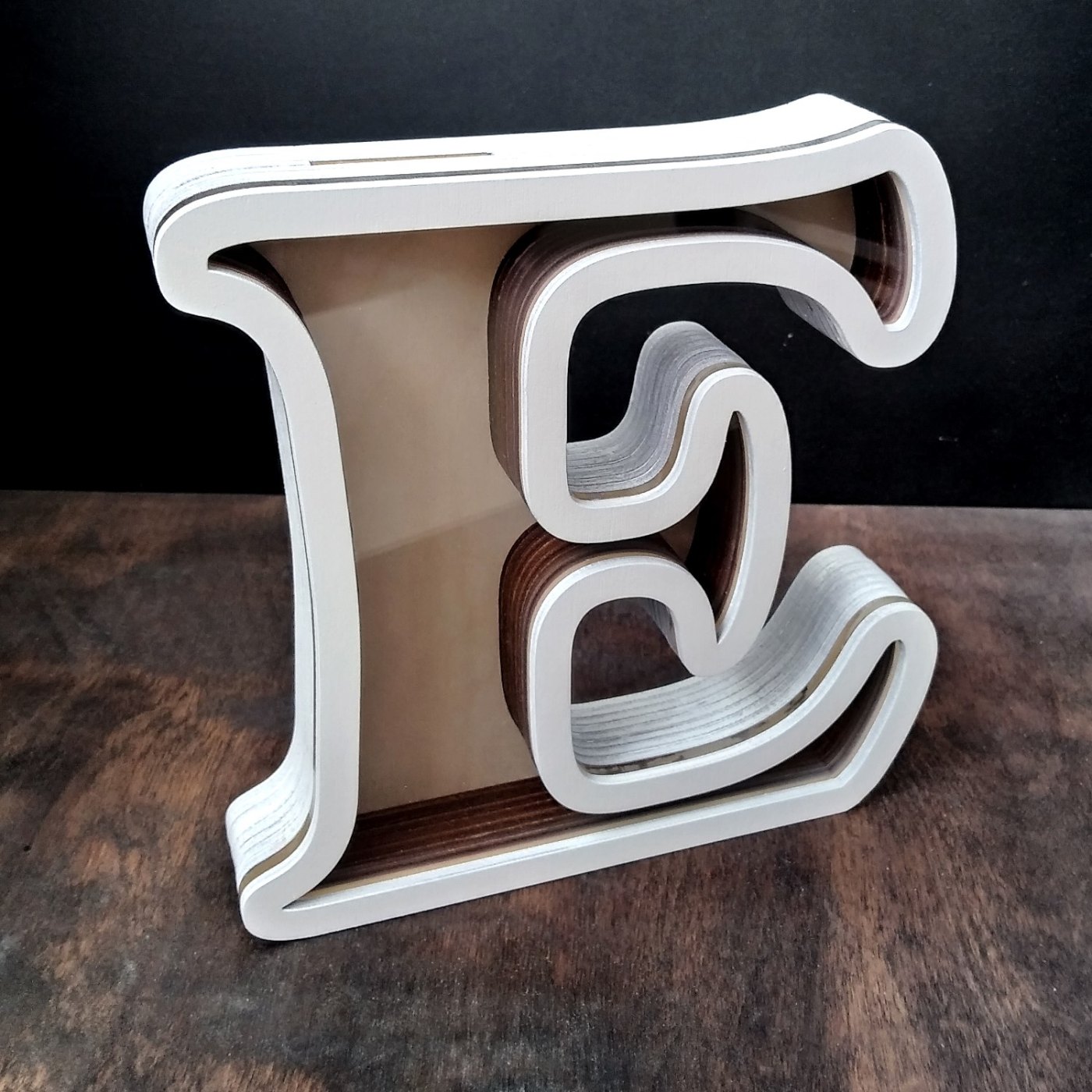 Medinės dekoratyvinės raidės ir monogramos