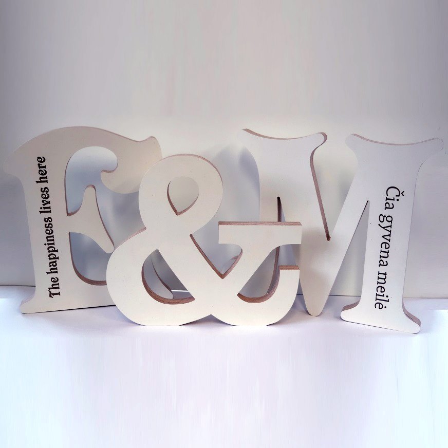Medinės dekoratyvinės raidės ir monogramos